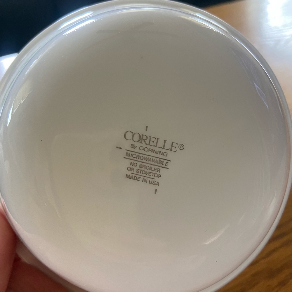 4 Green Leaves Corelle Bowls - Picture 3 of 4